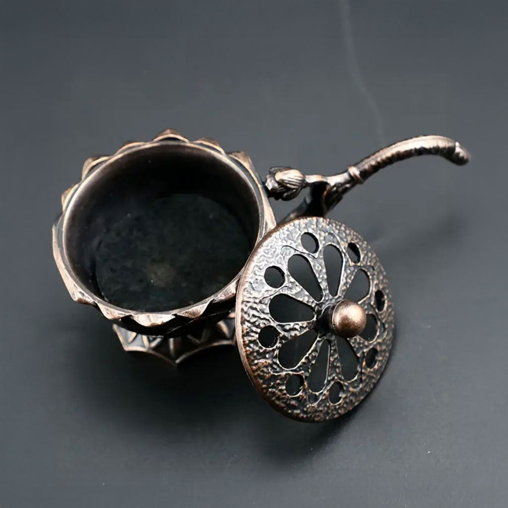 Suport pentru tamaie din metal cu capac – arzator pentru tamaie rasina si carbune