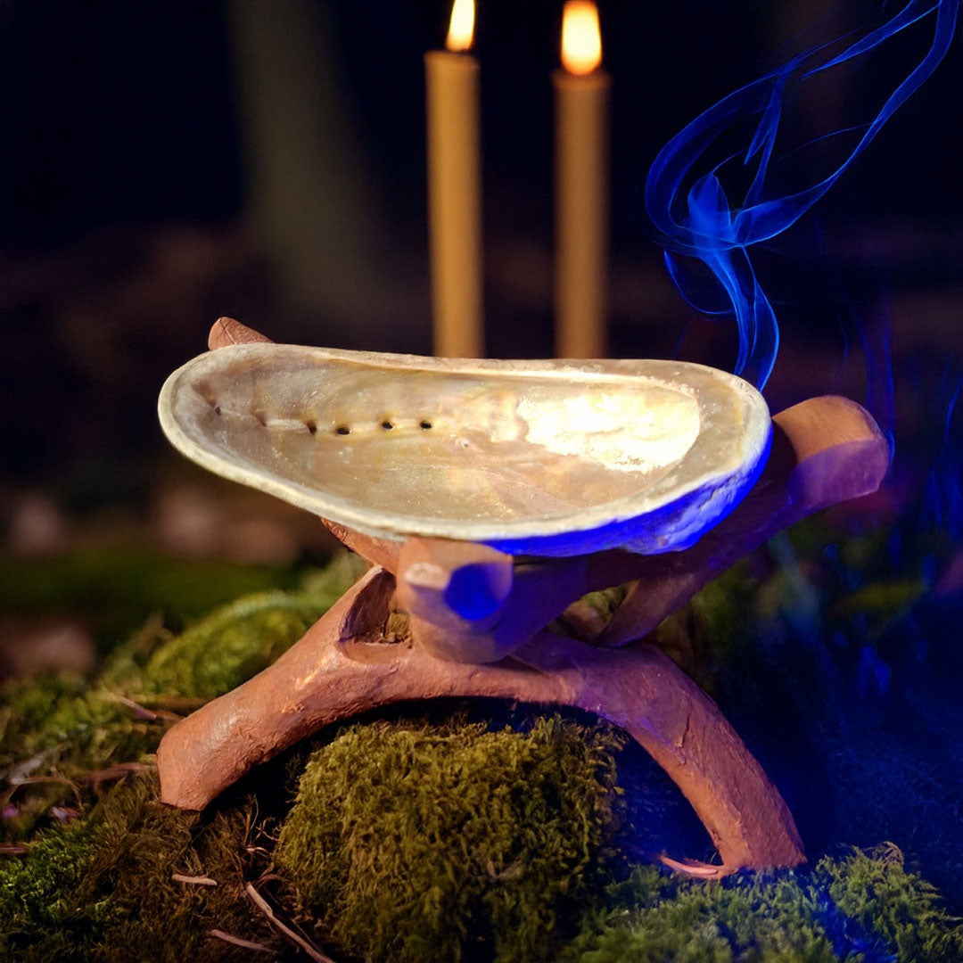 Suport pentru ardere si fumigatie salvie – scoica naturala cu baza din lemn