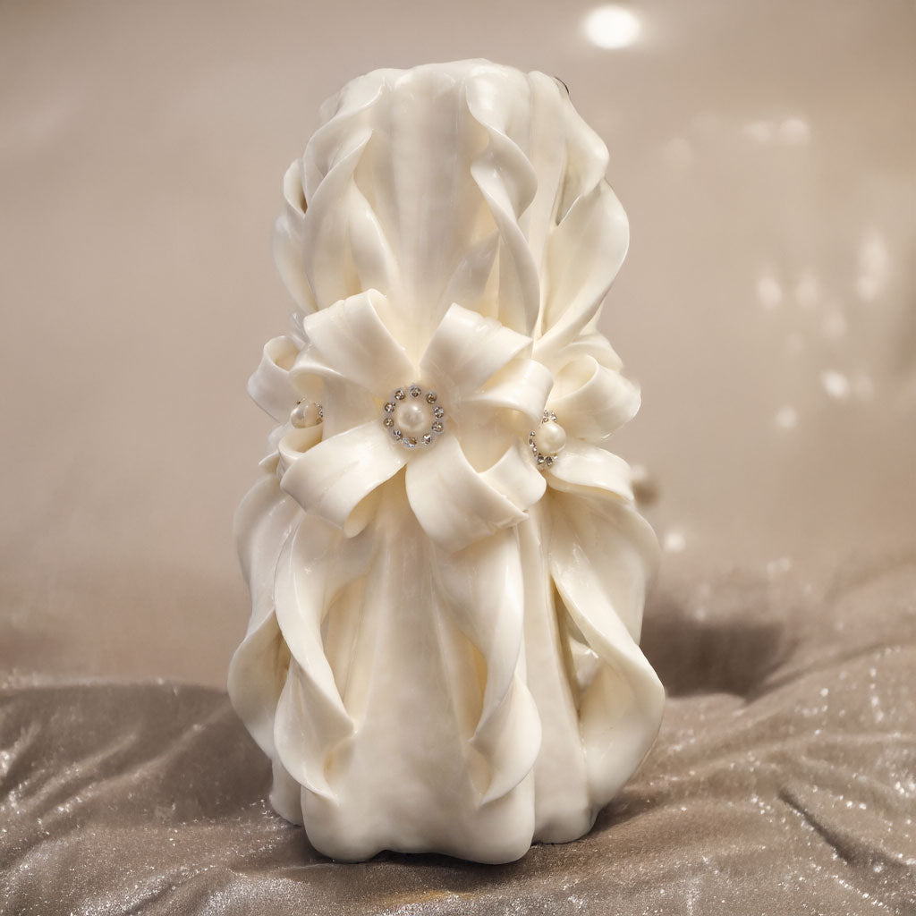 Lumanare sculptata handmade crem – puritate, armonie si energie divina | Colectie Giovani Tarot