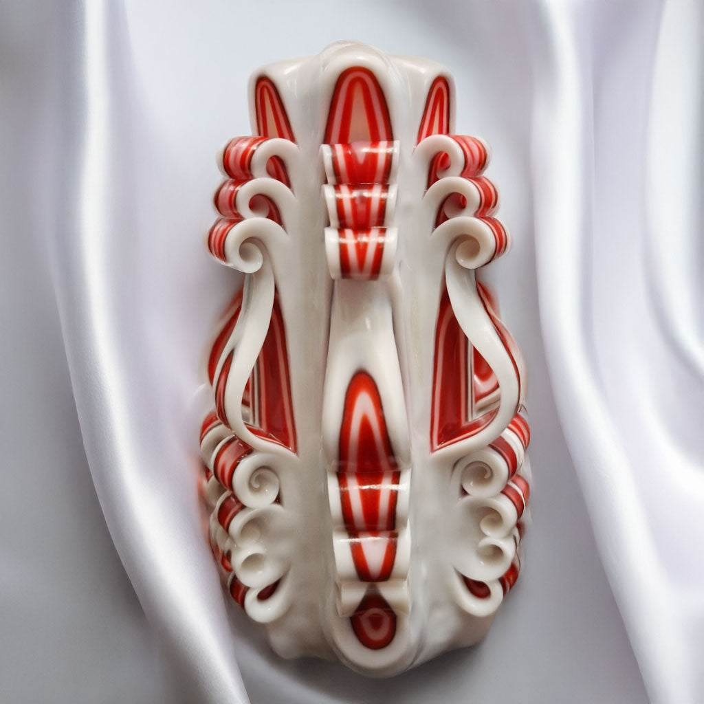 Lumanare sculptata handmade rosu–alb – simbol al pasiunii si protectiei | Colectie Giovani Tarot