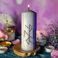 Liniste si Pace Sufleteasca – Lumanare Talisman cu Sigilii Runice pentru Calm Interior, Echilibru Emotional, Relaxare si Armonizare Energetica – Giovani Tarot