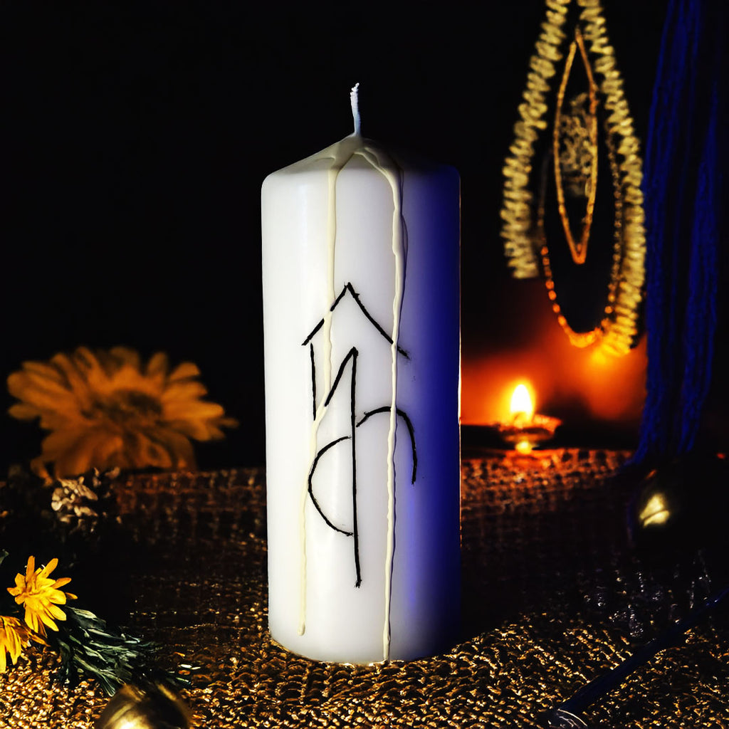 Putere si Curaj in Momente Dificile – Lumanare Talisman cu Sigilii Runice pentru Forta Interioara, Rezilienta, Claritate si Sustinere Emotionala – Giovani Tarot