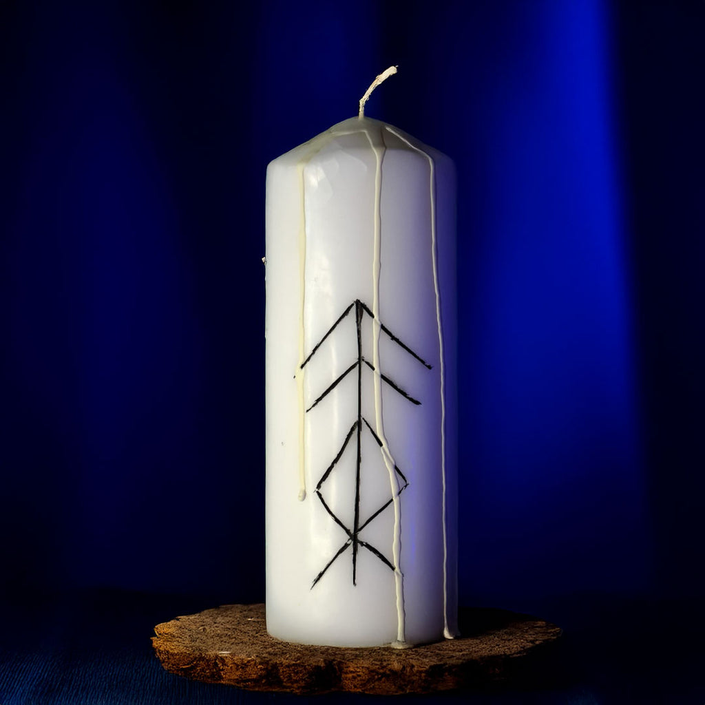 Activarea Protectiei Stramosesti – Lumanare Talisman cu Sigilii Runice pentru Protectie Spirituala, Echilibru Energetic si Sustinere Ancestrala – Giovani Tarot