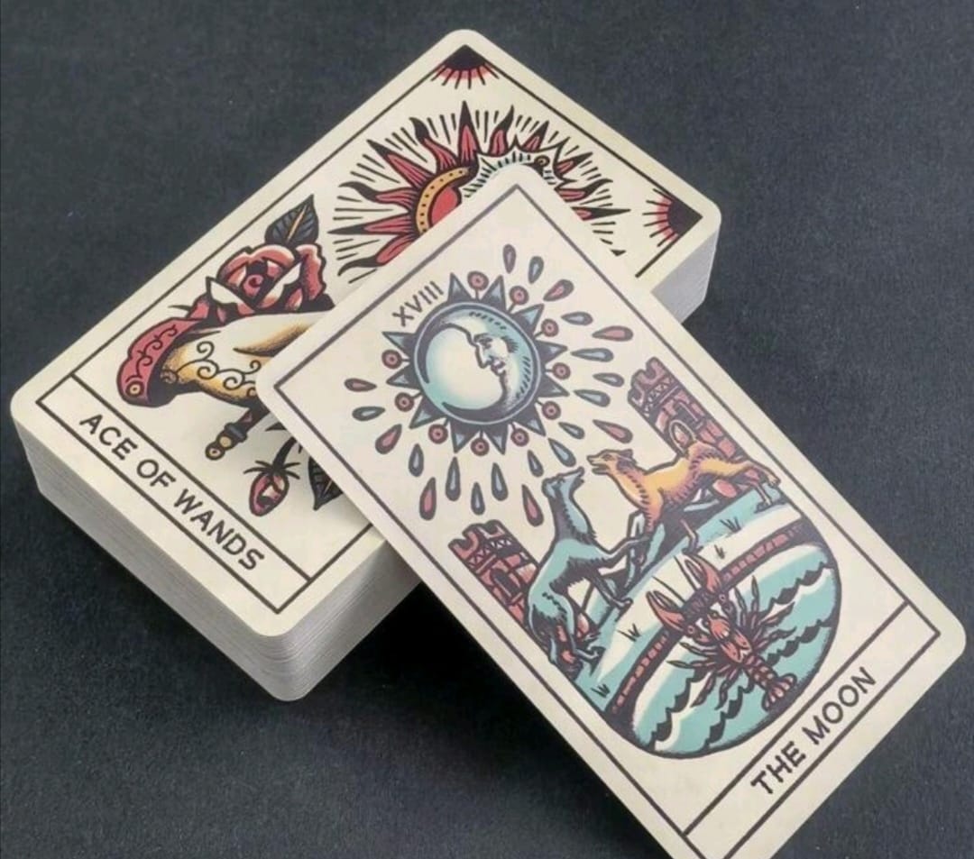 Carti Tarot Tattoo – deck modern cu simbolistica traditionala pentru divinatie, intuitie si ghidare spirituala