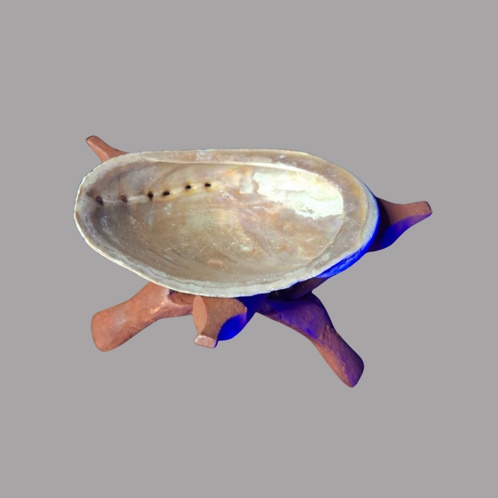 Suport pentru ardere si fumigatie salvie – scoica naturala cu baza din lemn