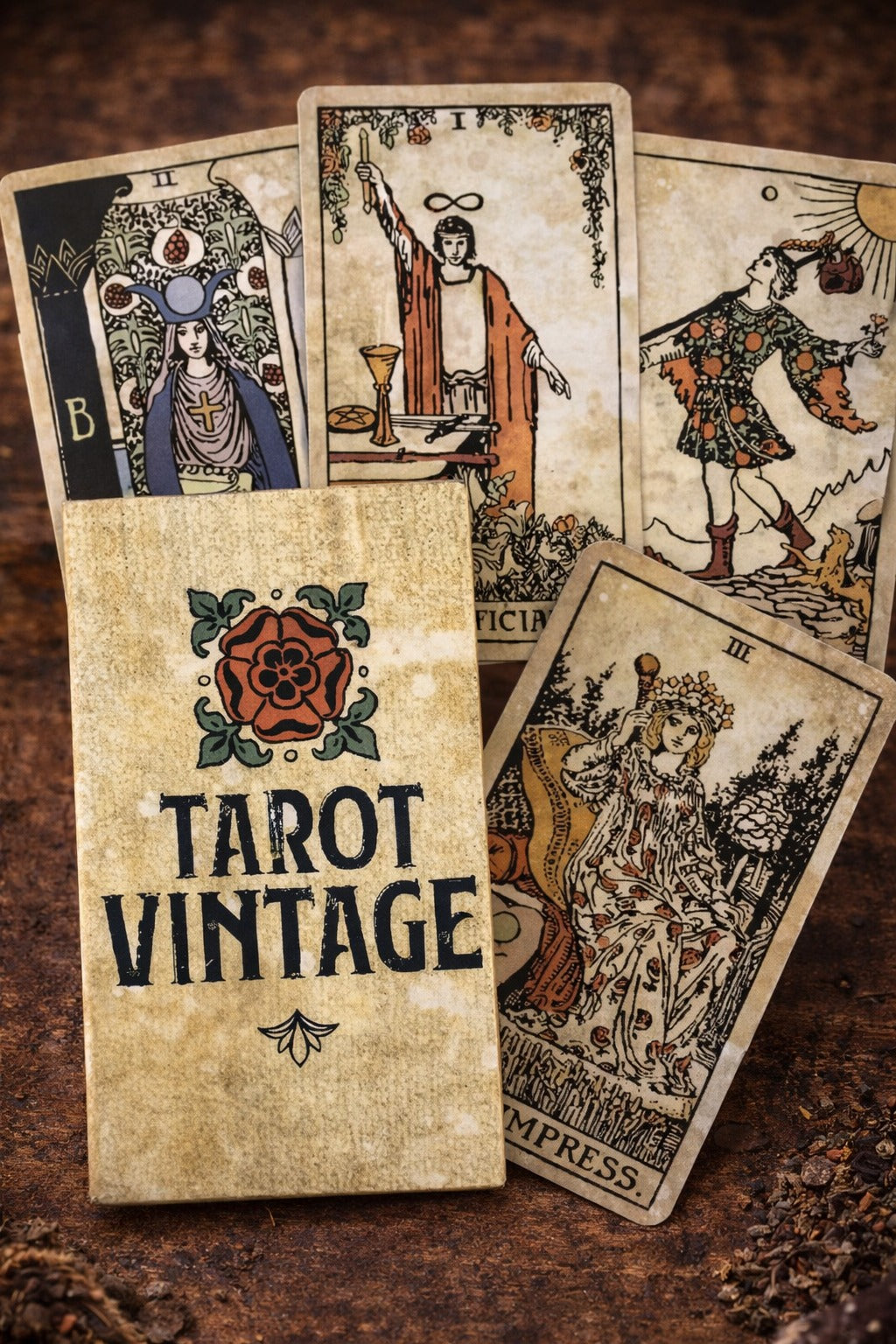 Carti Tarot Vintage – pachet clasic cu aspect vechi pentru divinatie, intuitie si tarot traditional
