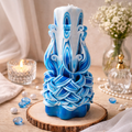 Lumanare Decorativa Sculptata Alb-Albastru – Parafina Premium – 20 cm – Model Artistic Elegant